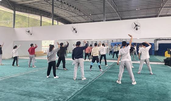 说明: C:\Users\Administrator\Desktop\william威廉中文官网 2022年社会指导员材料\william威廉中文官网 2022年社会指导员材料\培训照片\武术分项培训2.jpeg